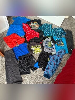 Boys big lot Sz 7,8, M